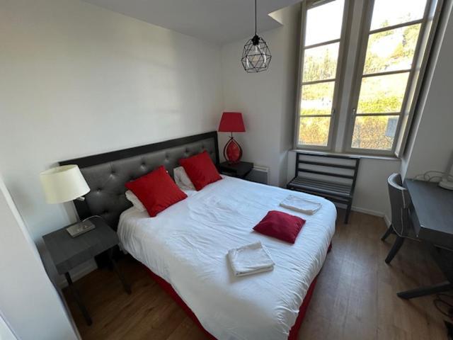 Cocon Au Calme Sur Vezere Apartment Uzerche Exterior photo